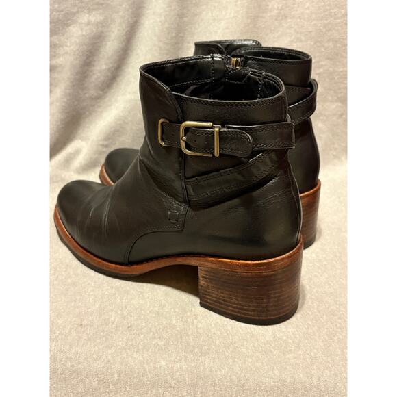 Clark’s Size 7 Clarkdale Jax Black Leather Ankle Booties Side Zip 21/2” Heel EUC - Picture 6 of 10